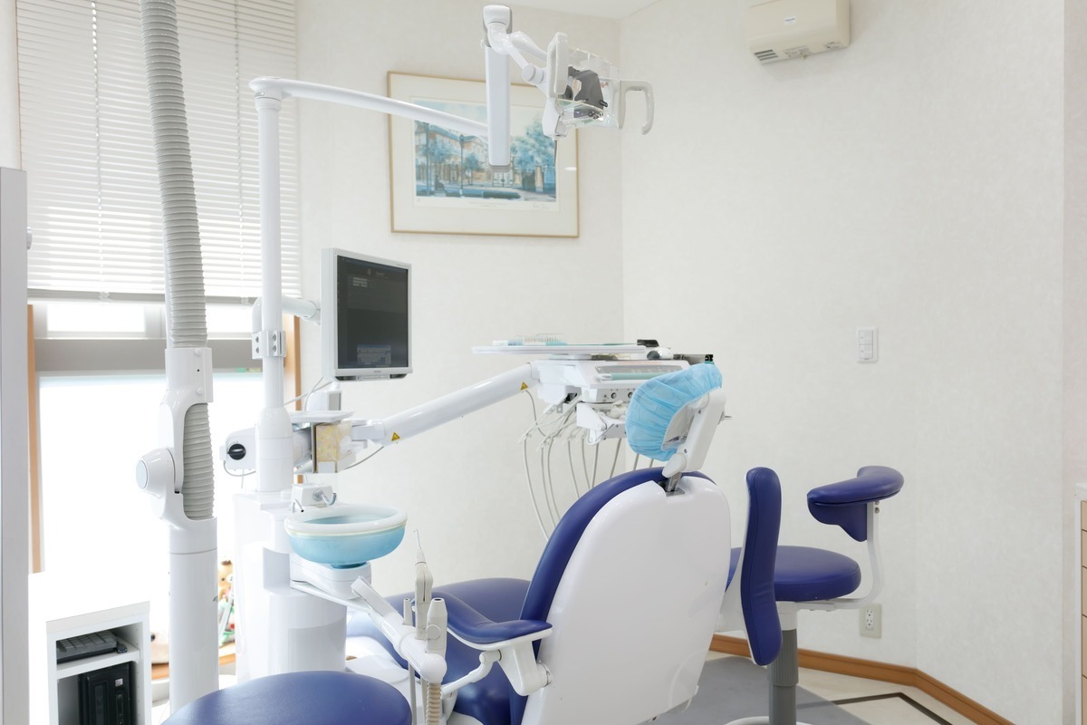 清潔で開放的な診療室で患者さまに適した歯科治療をご提供できるよう努力しています